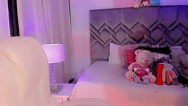 LeyXandrabraz online show from December 23, 8:25 pm