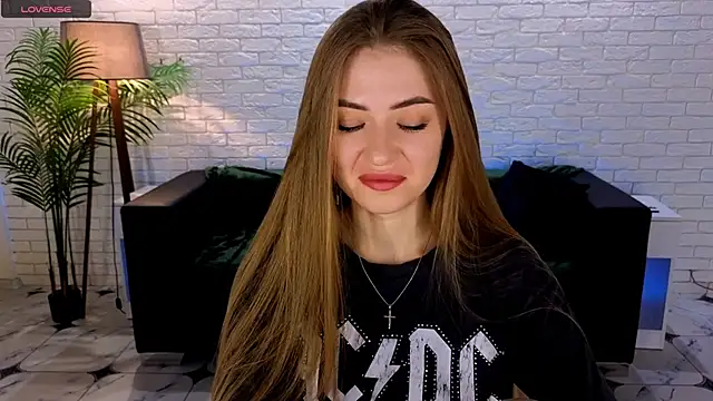 Adelyna Bird online show from March 9, 7:23 am