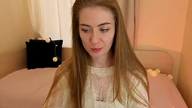 Adelyna Bird online show from December 5, 7:39 am