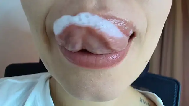 lisbet21x online show from April 12, 11:37 am