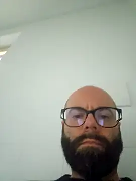 Dolceporco19 online show from April 1, 4:15 pm