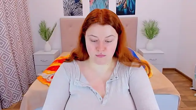 Snapshot of PolinaSalvatore chatting on December 18, 7:58 am PolinaSalvatore online show from December 18, 7:58 am