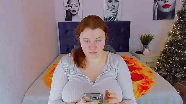 Snapshot of PolinaSalvatore chatting on December 22, 11:22 am PolinaSalvatore online show from December 22, 11:22 am