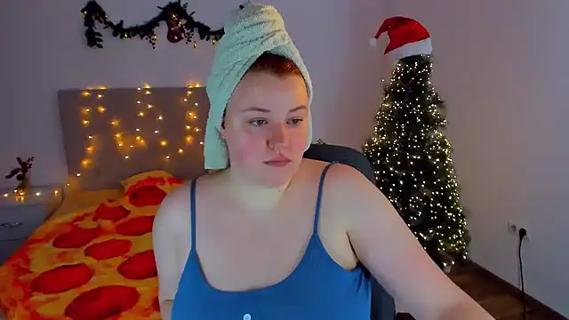 Snapshot of PolinaSalvatore chatting on December 25, 9:11 pm PolinaSalvatore online show from December 25, 9:11 pm