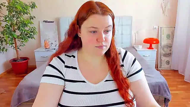 PolinaSalvatore online show from February 23, 11:18 am