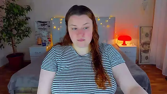 PolinaSalvatore online show from April 8, 1:22 pm