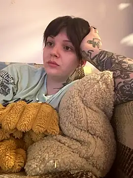 SweetMaisie online show from January 14, 4:18 am