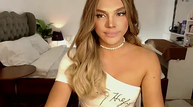 Snapshot of liaa_lurrecams chatting on December 10, 3:55 pm liaa lurrecams online show from December 10, 3:55 pm