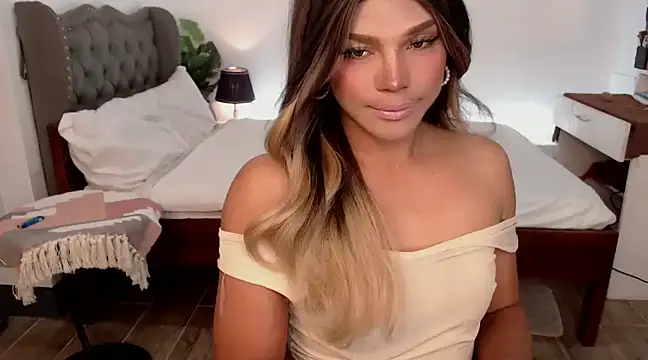 Snapshot of liaa_lurrecams chatting on February 2, 2:24 pm liaa lurrecams online show from February 2, 2:24 pm