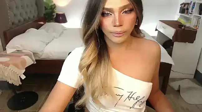 Snapshot of liaa_lurrecams chatting on March 2, 6:08 pm liaa lurrecams online show from March 2, 6:08 pm