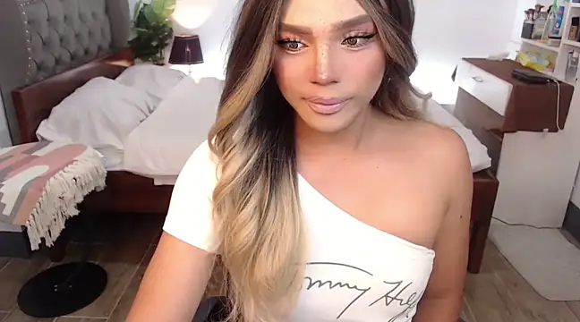 Snapshot of liaa_lurrecams chatting on March 19, 6:01 pm liaa lurrecams online show from March 19, 6:01 pm