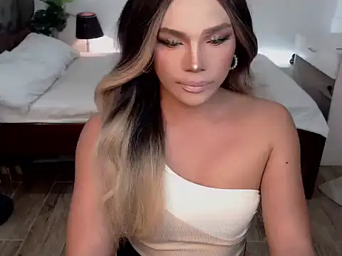 Snapshot of liaa_lurrecams chatting on November 6, 11:22 am liaa lurrecams online show from November 6, 11:22 am