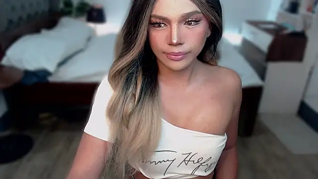 Snapshot of liaa_lurrecams chatting on November 11, 6:19 pm liaa lurrecams online show from November 11, 6:19 pm