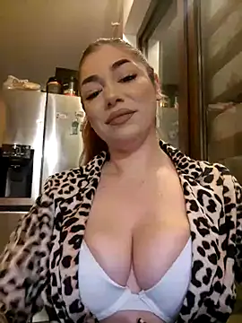 Ella sweety online show from January 3, 9:15 pm