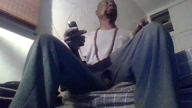 Snapshot of Daddy_hook chatting on December 16, 4:39 am Daddy hook online show from December 16, 4:39 am