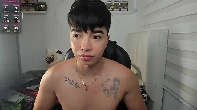 santy7v7 online show from February 18, 1:29 pm