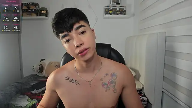 santy7v7 online show from February 24, 1:31 pm