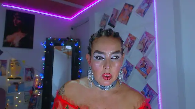 Snapshot of sweet_vanessa_22 chatting on November 3, 4:14 am sweet vanessa 22 online show from November 3, 4:14 am