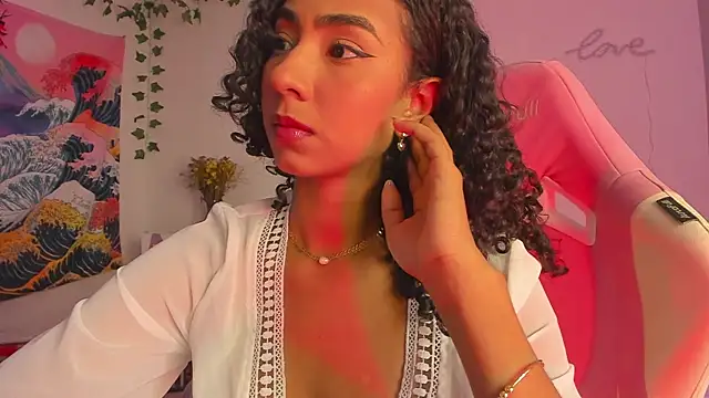 Snapshot of khaliope chatting on December 12, 3:21 am khaliope online show from December 12, 3:21 am