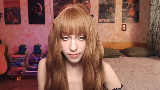 Snapshot of Friendly_Ellie chatting on November 22, 1:26 am Friendly Ellie online show from November 22, 1:26 am