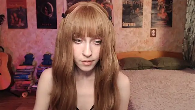 Snapshot of Friendly_Ellie chatting on December 4, 1:20 pm Friendly Ellie online show from December 4, 1:20 pm