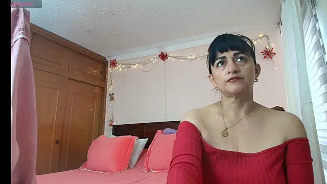 ISABEEL SOFIA01 online show from May 22, 1:39 pm