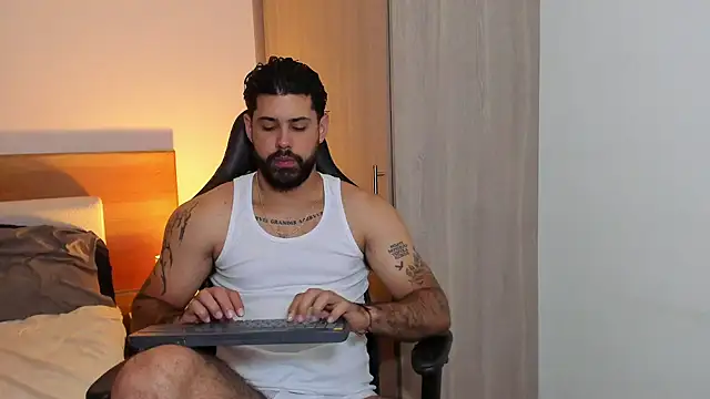 Justyn Torres online show from March 13, 2:33 pm