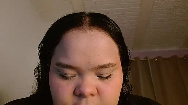 sexychubby    online show from February 4, 6:47 pm