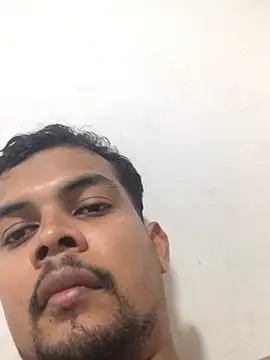 Snapshot of ElsecretodeBruno chatting on February 23, 9:11 am ElsecretodeBruno online show from February 23, 9:11 am