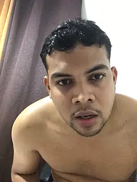 Snapshot of ElsecretodeBruno chatting on October 27, 12:04 am ElsecretodeBruno online show from October 27, 12:04 am