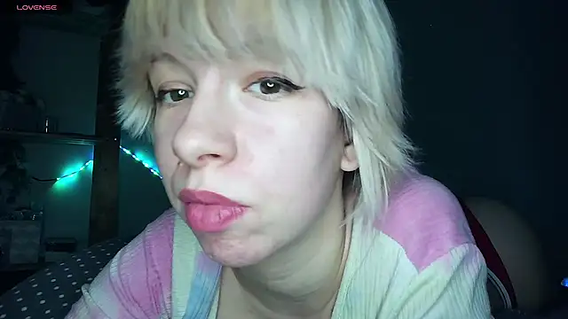 Snapshot of cruellagoth666 chatting on December 10, 7:00 pm cruellagoth666 online show from December 10, 7:00 pm