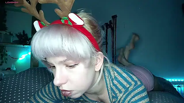 Snapshot of cruellagoth666 chatting on December 24, 5:23 pm cruellagoth666 online show from December 24, 5:23 pm