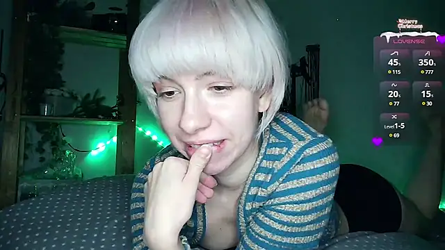 Snapshot of cruellagoth666 chatting on December 30, 1:26 am cruellagoth666 online show from December 30, 1:26 am