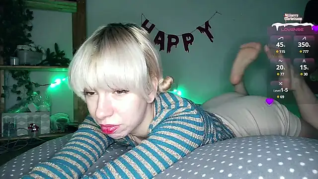 Snapshot of cruellagoth666 chatting on February 2, 1:52 pm cruellagoth666 online show from February 2, 1:52 pm