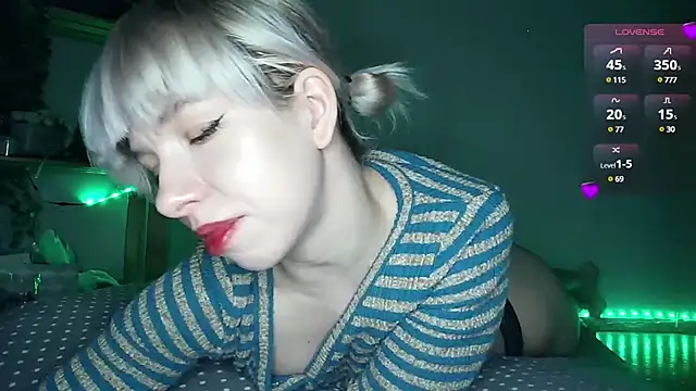 Snapshot of cruellagoth666 chatting on February 24, 5:31 pm cruellagoth666 online show from February 24, 5:31 pm