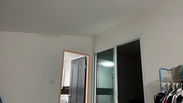 Snapshot of lukegunn chatting on January 10, 11:50 pm lukegunn online show from January 10, 11:50 pm