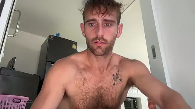 Snapshot of lukegunn chatting on March 17, 11:21 pm lukegunn online show from March 17, 11:21 pm