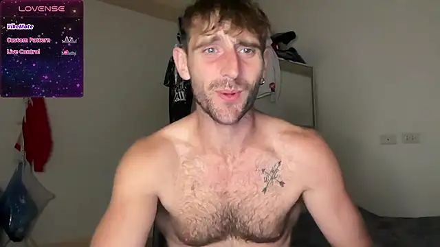 Snapshot of lukegunn chatting on March 19, 10:20 pm lukegunn online show from March 19, 10:20 pm