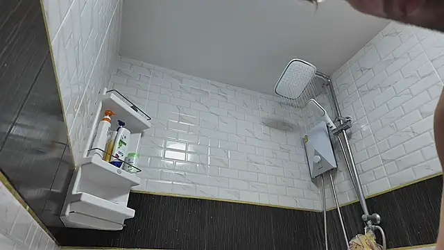 Snapshot of lukegunn chatting on September 9, 10:53 pm lukegunn online show from September 9, 10:53 pm