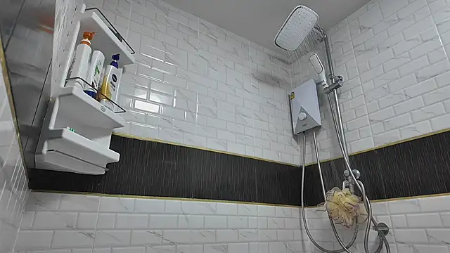 Snapshot of lukegunn chatting on September 27, 10:26 pm lukegunn online show from September 27, 10:26 pm