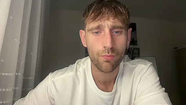 lukegunn online show from February 4, 12:38 am