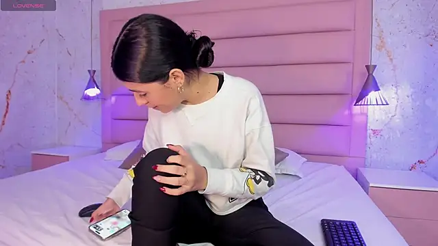 Snapshot of IvySanders1 chatting on March 13, 3:22 am IvySanders1 online show from March 13, 3:22 am