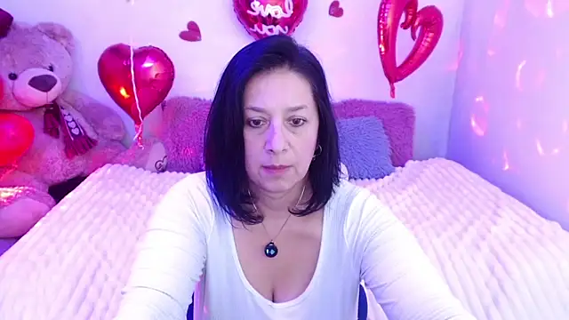camilalatti online show from February 11, 12:48 am