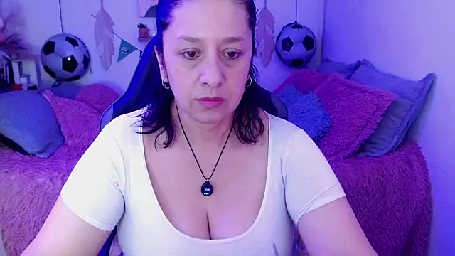 Snapshot of camilalatti chatting on June 28, 8:15 pm camilalatti online show from June 28, 8:15 pm