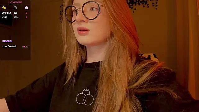 mollytuck online show from April 11, 3:49 pm