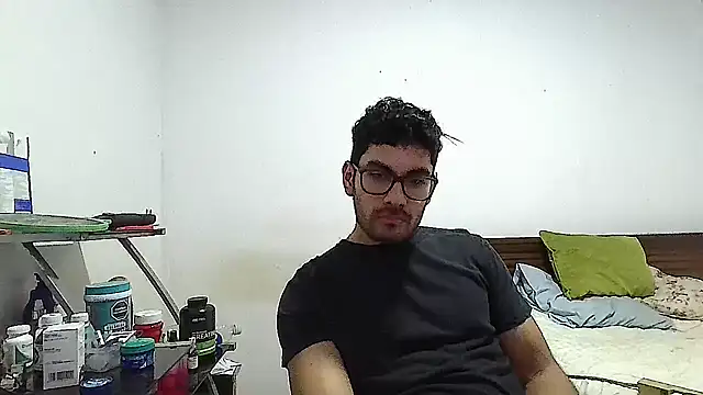 Snapshot of x-sebastian chatting on December 1, 11:47 pm x-sebastian online show from December 1, 11:47 pm