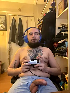 Snapshot of cnasty5621333 chatting on October 27, 3:38 pm cnasty5621333 online show from October 27, 3:38 pm