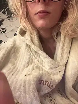 MarikaWild93 online show from December 3, 10:29 pm