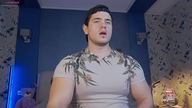 Snapshot of Arilas_ chatting on December 7, 10:45 am Arilas  online show from December 7, 10:45 am