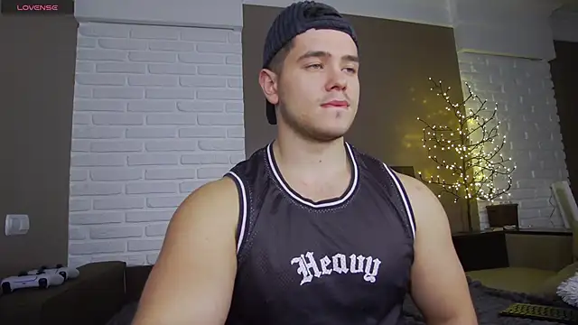 Snapshot of Arilas_ chatting on December 20, 10:49 am Arilas  online show from December 20, 10:49 am